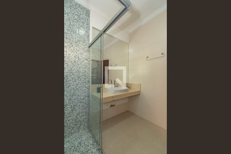 Casa de condomínio à venda com 219m², 3 quartos e 4 vagasBanheiro da Suíte