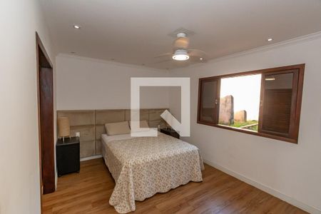 Casa de condomínio à venda com 219m², 3 quartos e 4 vagasSuite