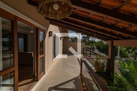 Casa de condomínio à venda com 219m², 3 quartos e 4 vagasÁrea Externa