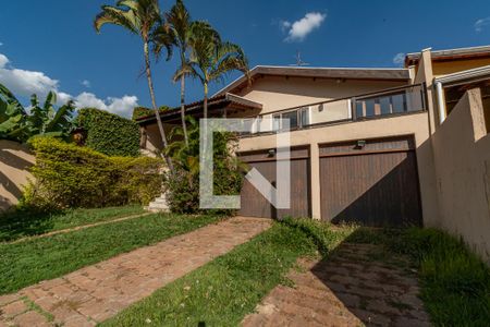 Casa de condomínio à venda com 219m², 3 quartos e 4 vagasFachada