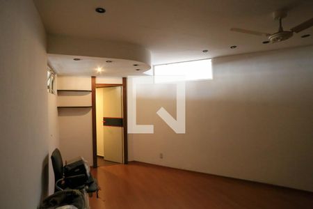Sala de TV de apartamento à venda com 3 quartos, 160m² em São Pedro, Belo Horizonte