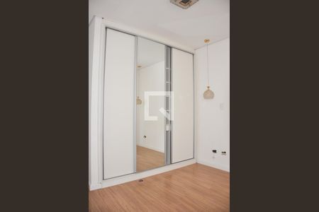 Apartamento à venda com 97m², 3 quartos e 2 vagas Apartamento à venda com 97m², 3 quartos e 2 vagasQuarto 01 com Suíte