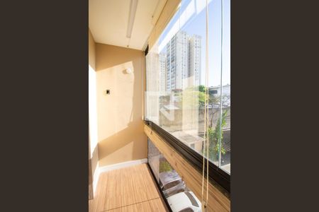 Sacada da Sala de apartamento para alugar com 2 quartos, 74m² em Vila Camargos, Guarulhos