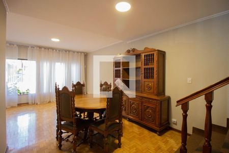 Casa à venda com 499m², 4 quartos e 6 vagasSala