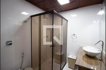 Casa à venda com 499m², 4 quartos e 6 vagasBanheiro 1