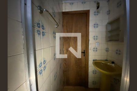 Banheiro  de apartamento para alugar com 1 quarto, 30m² em Rubem Berta, Porto Alegre