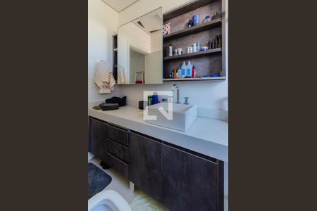 Casa à venda com 300m², 5 quartos e 1 vagaBanheiro