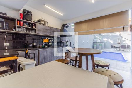 Casa à venda com 300m², 5 quartos e 1 vagaÁrea de Lazer - Churrasqueira