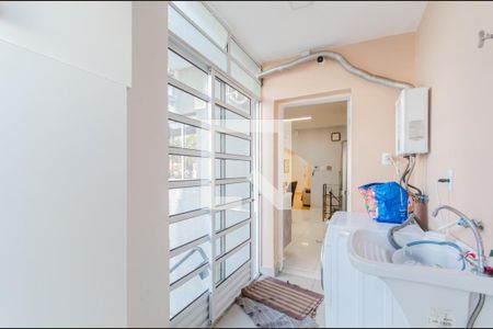 Casa à venda com 300m², 5 quartos e 1 vagaÁrea de Serviço