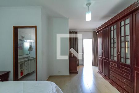 Casa à venda com 190m², 4 quartos e 4 vagasSuíte 1