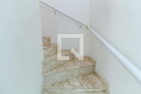 Escada de casa à venda com 4 quartos, 190m² em Paulicéia, São Bernardo do Campo