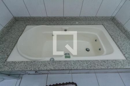 Casa à venda com 190m², 4 quartos e 4 vagasBanheiro da Suíte 1