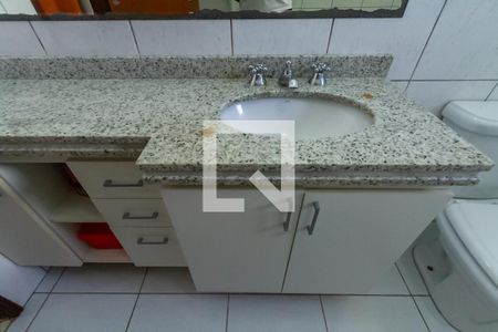 Casa à venda com 190m², 4 quartos e 4 vagasBanheiro da Suíte 1