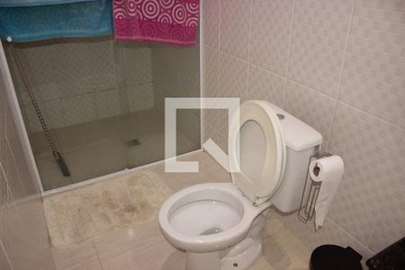 Casa à venda com 200m², 1 quarto e 2 vagasBanheiro 
