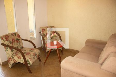 Sala de casa à venda com 1 quarto, 200m² em Colonial, Contagem