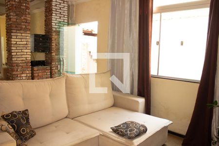 Sala de casa à venda com 1 quarto, 200m² em Colonial, Contagem