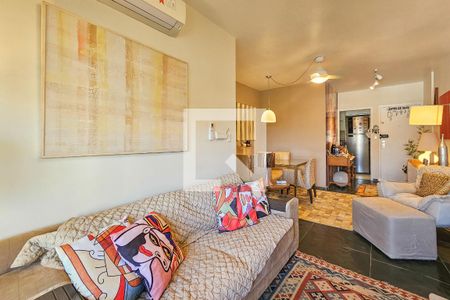 Sala de apartamento para alugar com 3 quartos, 90m² em Jardim Belmar, Guarujá