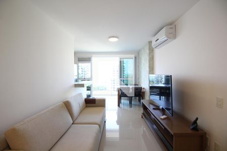 Sala de apartamento para alugar com 2 quartos, 74m² em Barra da Tijuca, Rio de Janeiro