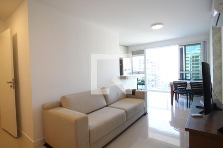 Sala de apartamento para alugar com 2 quartos, 74m² em Barra da Tijuca, Rio de Janeiro
