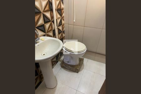 Banheiro de casa para alugar com 1 quarto, 30m² em São João do Rio Vermelho, Florianópolis