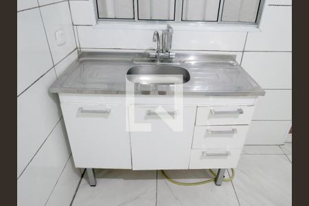 Cozinha - Pia e Gabinete de casa para alugar com 1 quarto, 72m² em Jaraguá, São Paulo