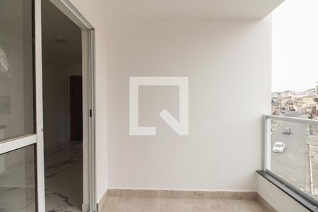 Apartamento à venda com 38m², 2 quartos e 1 vaga Apartamento à venda com 38m², 2 quartos e 1 vagaVaranda e Área de Serviço