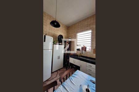 Casa à venda com 170m², 5 quartos e 2 vagas Casa à venda com 170m², 5 quartos e 2 vagasCozinha