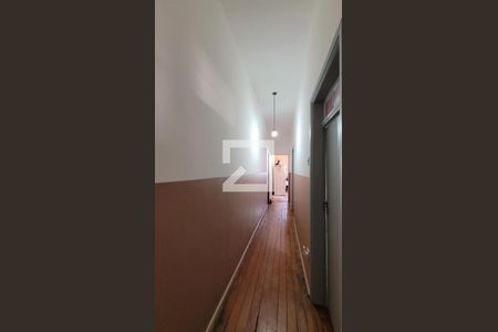 Casa à venda com 170m², 5 quartos e 2 vagas Casa à venda com 170m², 5 quartos e 2 vagasCorredor