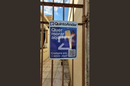 Casa à venda com 170m², 5 quartos e 2 vagas Casa à venda com 170m², 5 quartos e 2 vagasPlaquinha