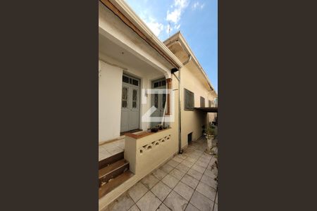 Casa à venda com 170m², 5 quartos e 2 vagas Casa à venda com 170m², 5 quartos e 2 vagasHall de entrada