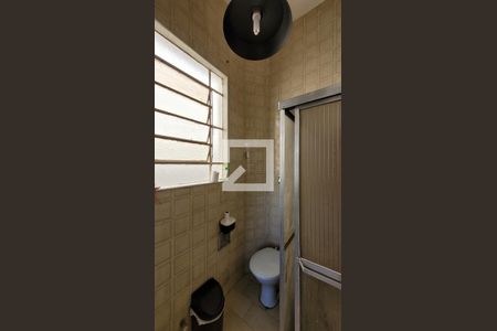 Casa à venda com 170m², 5 quartos e 2 vagas Casa à venda com 170m², 5 quartos e 2 vagasBanheiro