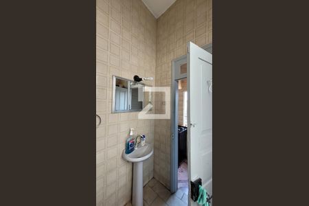 Casa à venda com 170m², 5 quartos e 2 vagas Casa à venda com 170m², 5 quartos e 2 vagasBanheiro