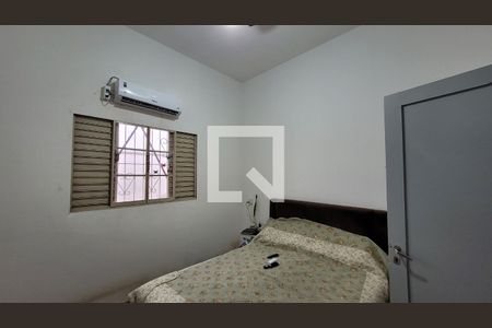 Casa à venda com 170m², 5 quartos e 2 vagas Casa à venda com 170m², 5 quartos e 2 vagasQuarto 2