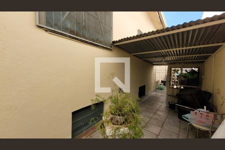 Casa à venda com 170m², 5 quartos e 2 vagas Casa à venda com 170m², 5 quartos e 2 vagasGaragem