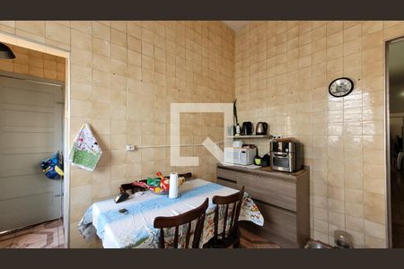 Casa à venda com 170m², 5 quartos e 2 vagas Casa à venda com 170m², 5 quartos e 2 vagasCozinha