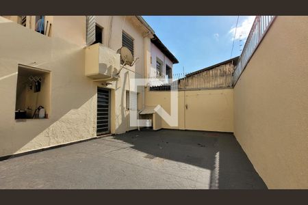 Casa à venda com 170m², 5 quartos e 2 vagas Casa à venda com 170m², 5 quartos e 2 vagasQuintal