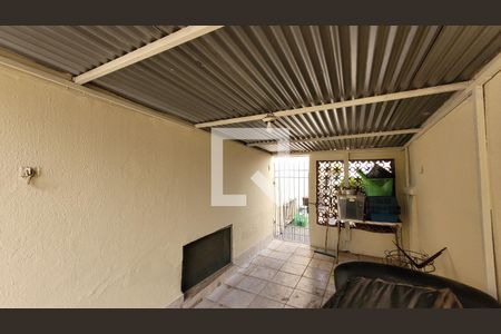 Casa à venda com 170m², 5 quartos e 2 vagas Casa à venda com 170m², 5 quartos e 2 vagasGaragem