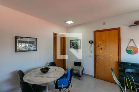 Sala de apartamento para alugar com 2 quartos, 120m² em Heliópolis, Belo Horizonte