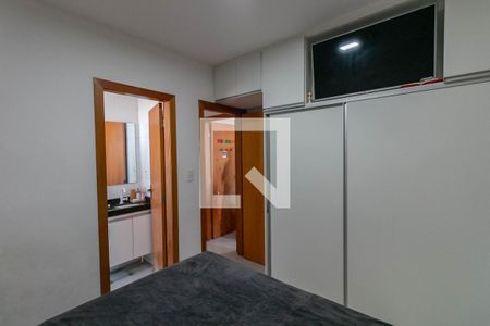 Quarto 2 de apartamento para alugar com 2 quartos, 120m² em Heliópolis, Belo Horizonte