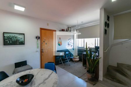 Sala de apartamento para alugar com 2 quartos, 120m² em Heliópolis, Belo Horizonte