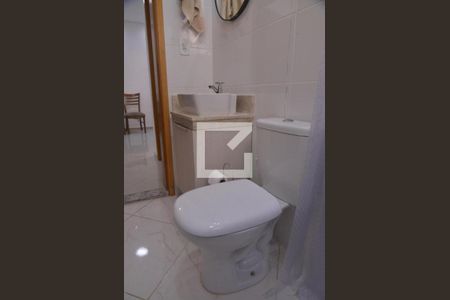 Casa para alugar com 80m², 2 quartos e 2 vagasBanheiro 