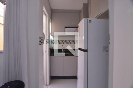Casa para alugar com 80m², 2 quartos e 2 vagasCozinha 