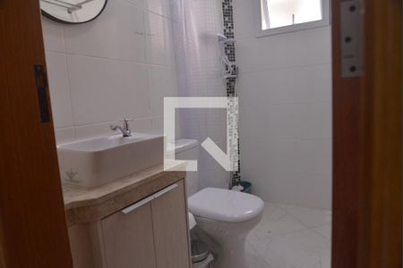 Casa para alugar com 80m², 2 quartos e 2 vagasBanheiro 
