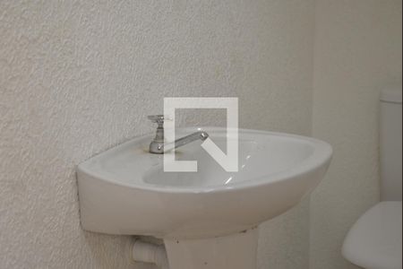Casa para alugar com 80m², 2 quartos e 2 vagasBanheiro