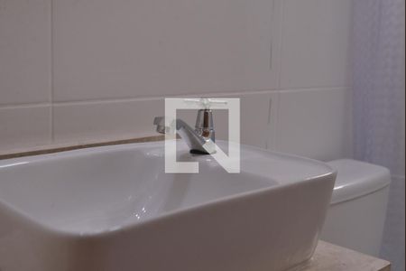Casa para alugar com 80m², 2 quartos e 2 vagasBanheiro 