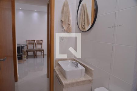 Casa para alugar com 80m², 2 quartos e 2 vagasBanheiro 