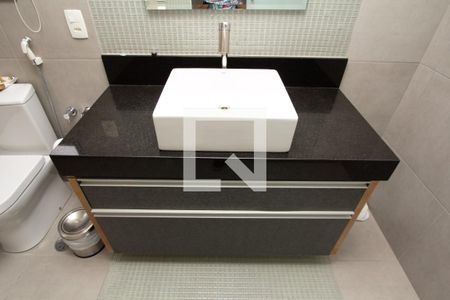 Apartamento à venda com 74m², 2 quartos e 1 vagaBanheiro da Suíte