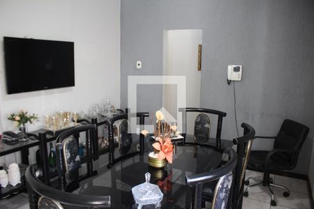 Casa à venda com 180m², 3 quartos e 4 vagasCopa