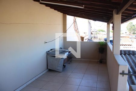 Casa à venda com 180m², 3 quartos e 4 vagasQuintal
