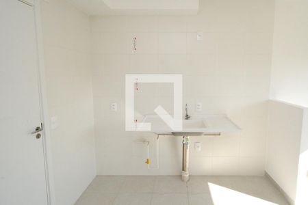 Cozinha e Área de Serviço de apartamento para alugar com 1 quarto, 32m² em Jardim Itacolomi, São Paulo